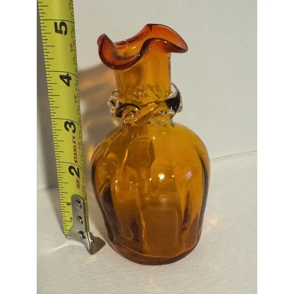 Vintage Art Glass Hand Blown Amber Vase w/ Scalloped Edge w/ Rigoree Collar 4.5”